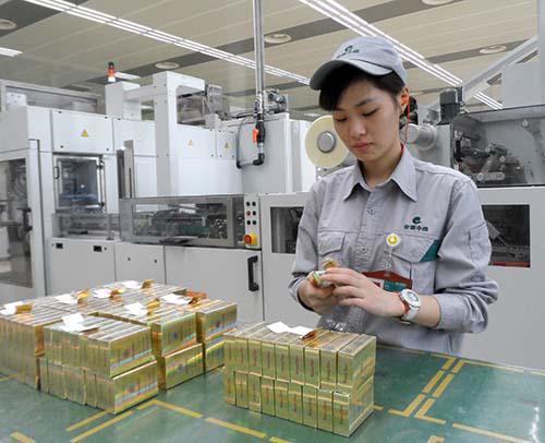 国企每年都扩招,为何90 的大学生还挤不进去,原因现实又扎心